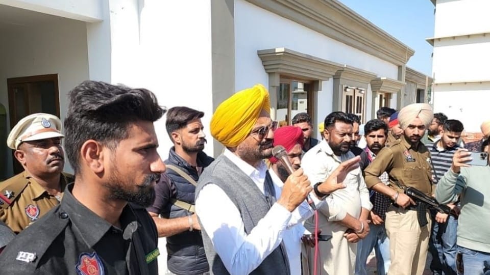 Father will expose Punjab's law and order situation in Musewala's Thar
