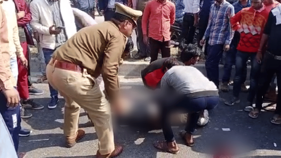 Old man dies due to car collision while crossing the road in Bareilly