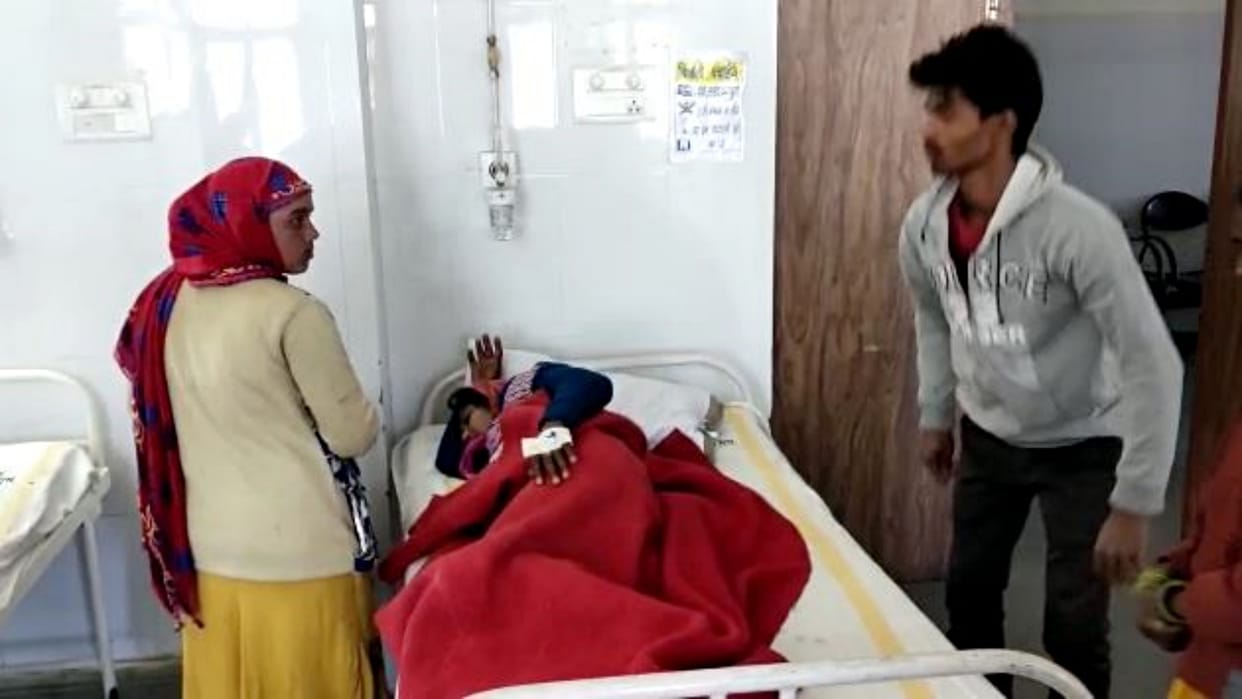 Betul angry society told Tughlaqi Farman to the widowed mother in Betul