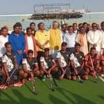 पूर्व मुख्यमंत्री डॉ. रमन सिंह हॉकी प्रतियोगिता के सेमीफाइनल मैच में हुए शामिल