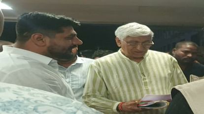 छत्तीसगढ़: स्वास्थ्य मंत्री टीएस सिंहदेव को मेकाज के कर्मचारियों ने सौंपा पत्र, बोले- सर नियमित कर दीजिए कर्मचारियों ने स्वास्थ्य मंत्री टीएस सिंहदेव को सौंपा ज्ञापन।
