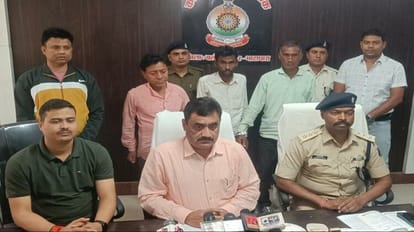 पुलिस की गिरफ्त में आरोपी