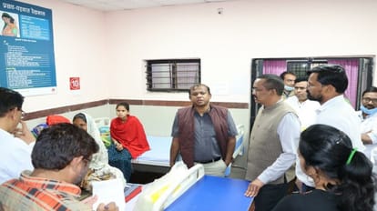 सचिव स्वास्थ्य एवं परिवार कल्याण ने जिला अस्पताल का किया निरीक्षण