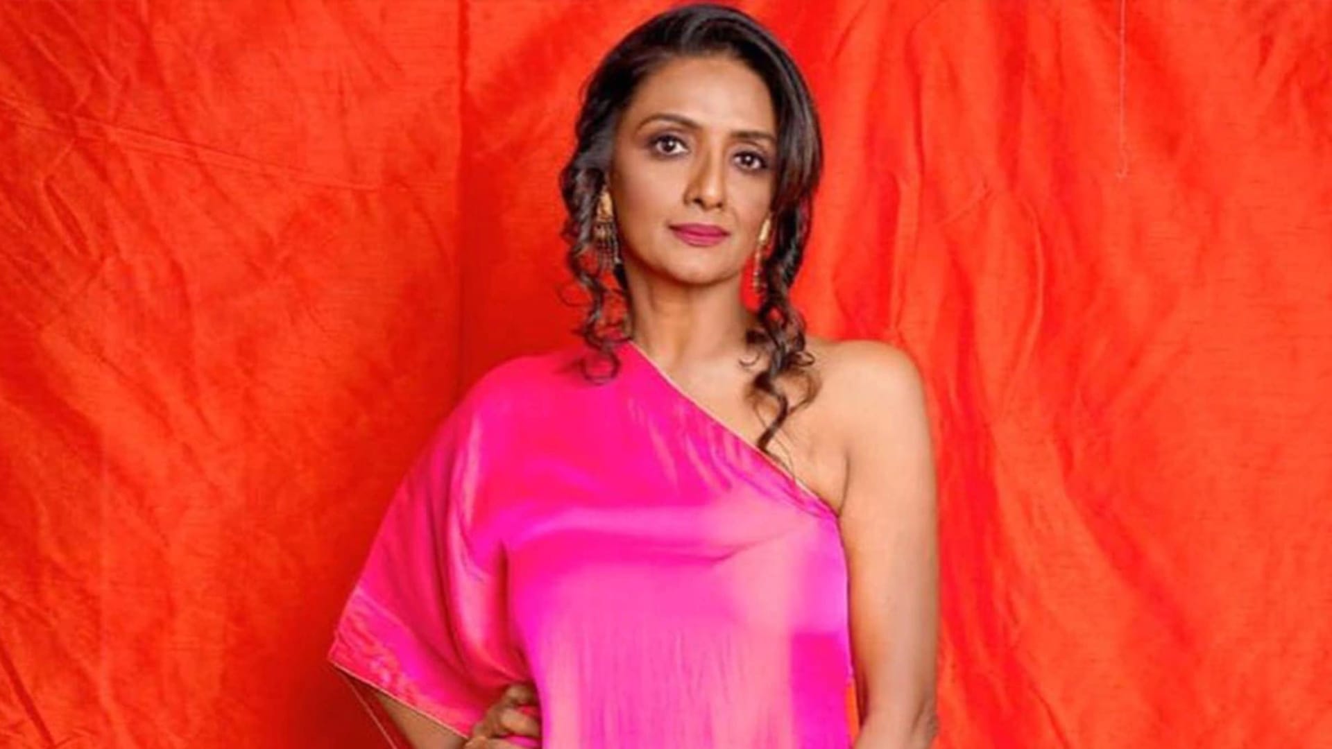 shanthi priya comeback after 28 years actress rejected for skin color akshay kumar ajay devgn made fun of her
