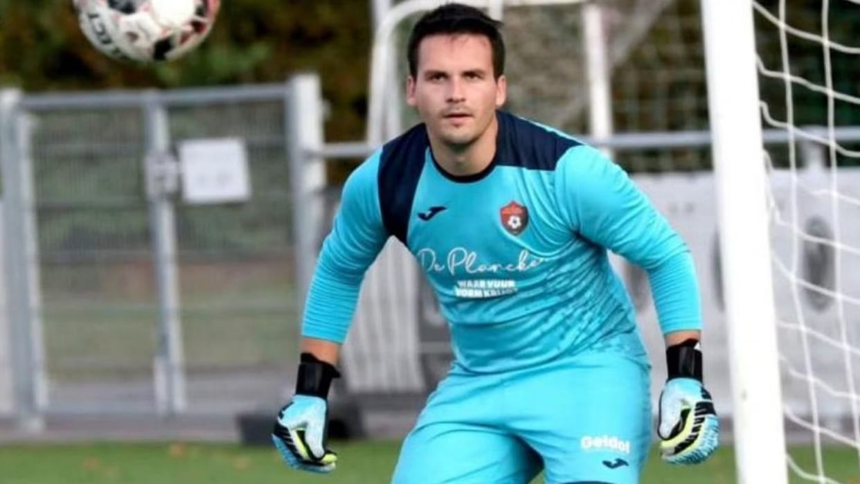 Football: Tragedy during 2nd division league of Belgium, goalkeeper could not save his life but saved penalty