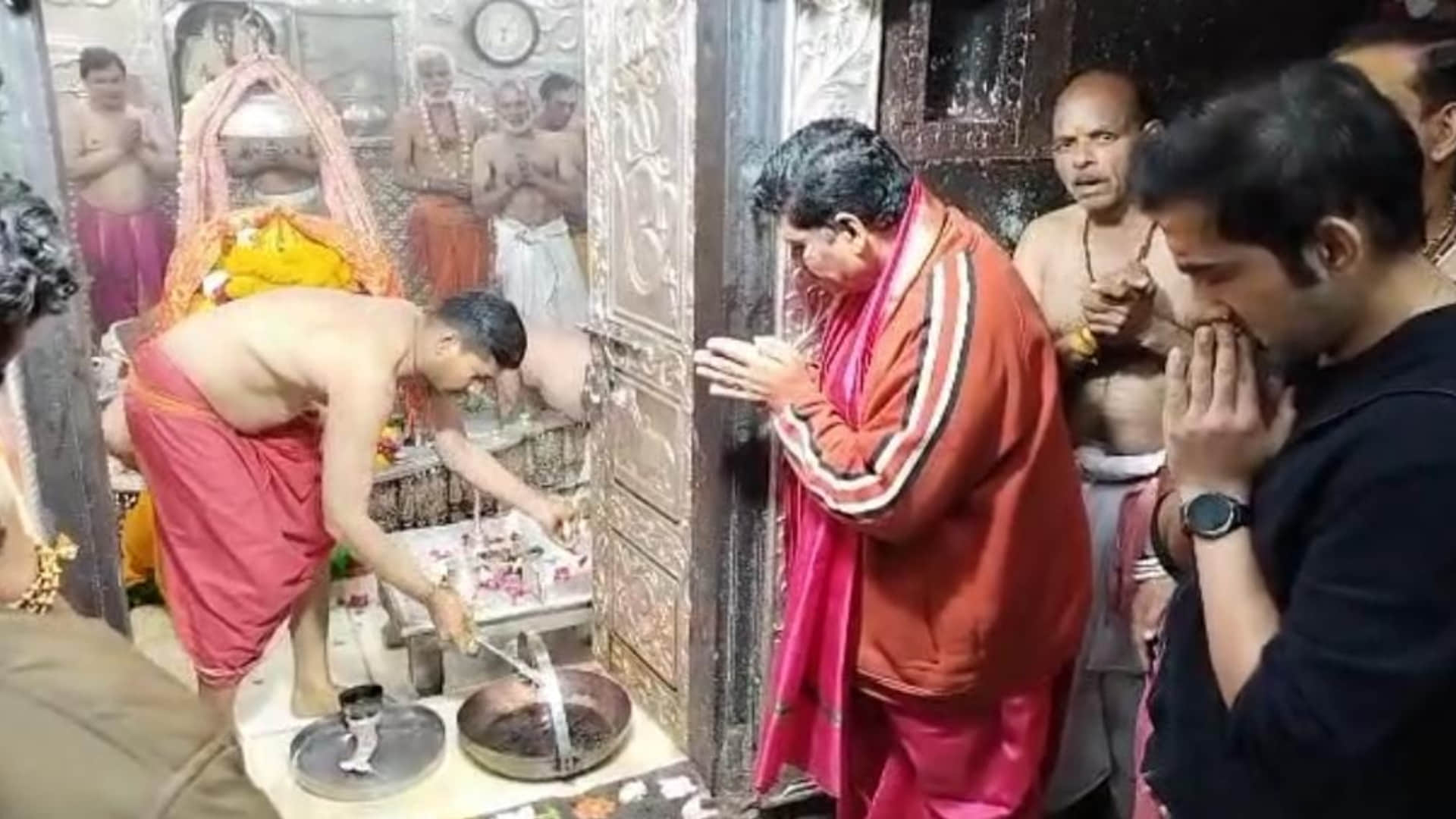 BJP MP and cricketer Gautam Gambhir reached Mahakal temple, participated in Bhasmaarti