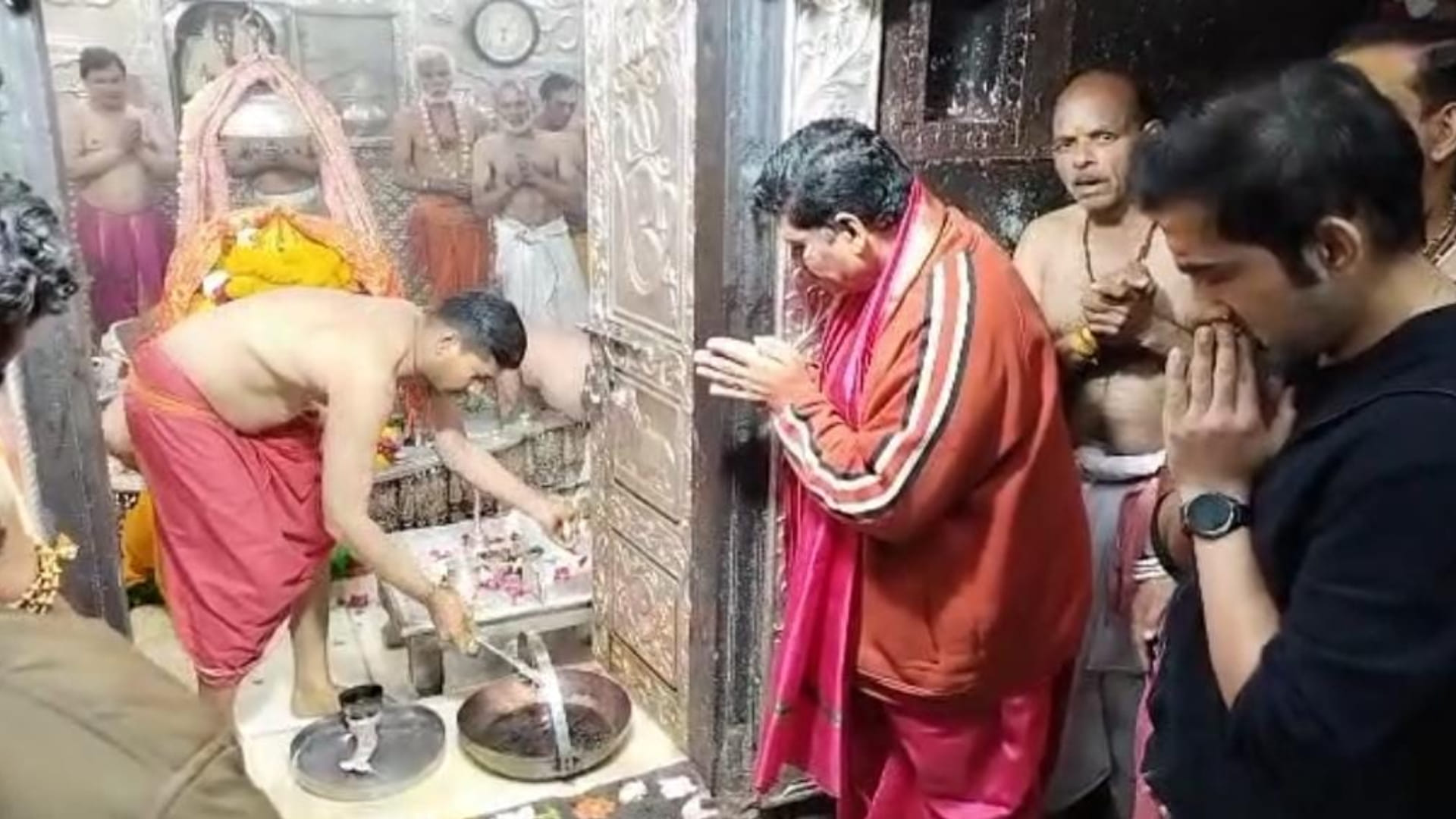 BJP MP and cricketer Gautam Gambhir reached Mahakal temple, participated in Bhasmaarti