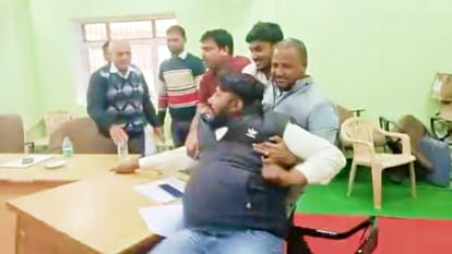 Councilors fight in the budget meeting of Municipal Thanagaji