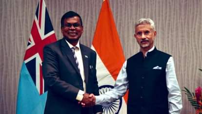 फिजी के उप प्रधानमंत्री के साथ डॉ. जयशंकर