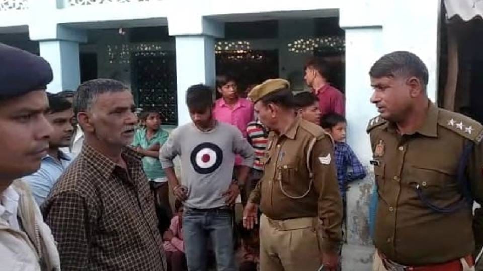 Neighbor old man was beaten to death by goons after dog potty in Firozabad