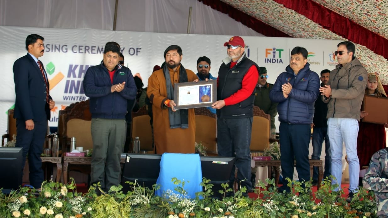 Jammu Kashmir: Khelo India Winter Games concludes in Gulmarg Nishith Pramanik distributes medals to the winner