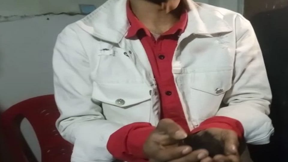 Hinduist leaders caught loving couple in a cafe boy hair cut In Shahjahanpur