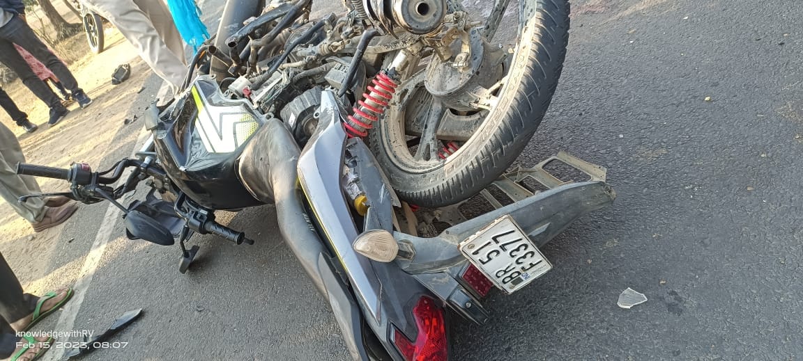 Road Accident In Nawada And Banka On 10th Board Exam One Examinee Killed And 6 Injured