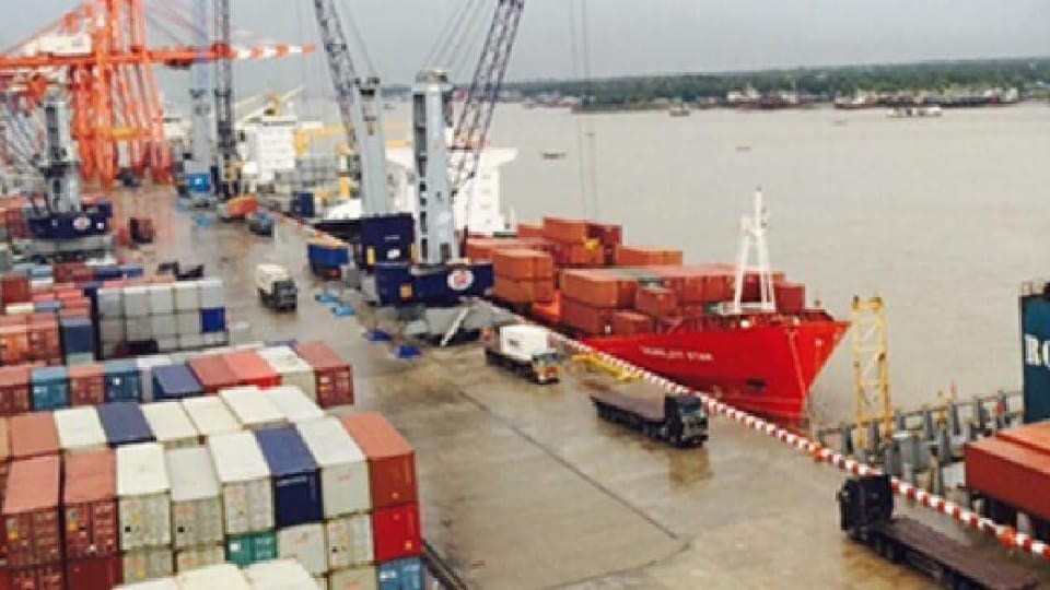 Exports may decrease by Rs 43,000 crore due to ban on wheat, rice and sugar