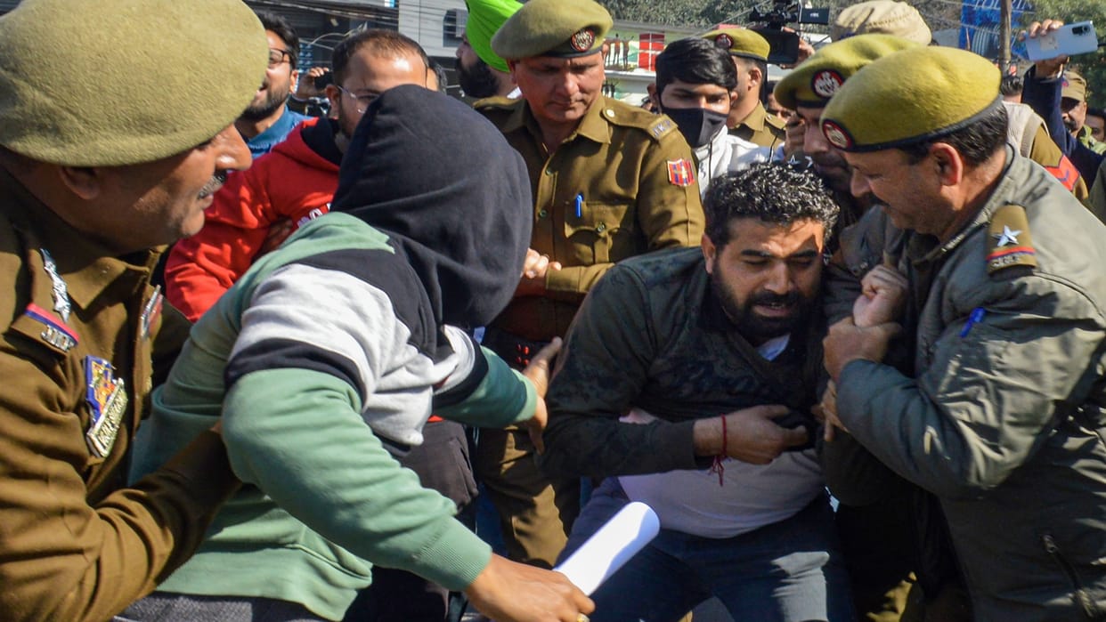 Jammu: Police detained Kashmiri Pandit employees who came to protest outside Press Club