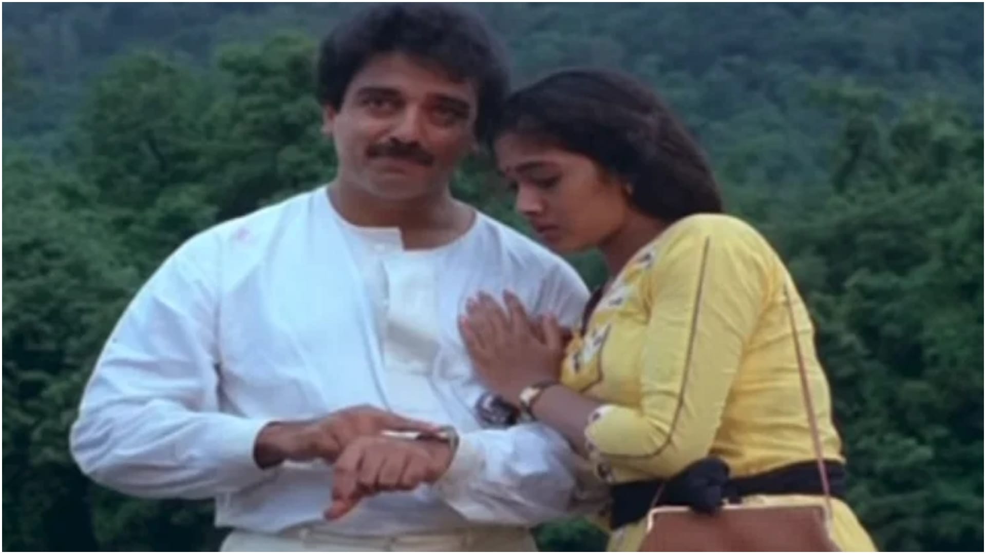 South actors who gave bold kissing scene prabhas mahesh babu Vijay Deverakonda allu arjun kamal haasan