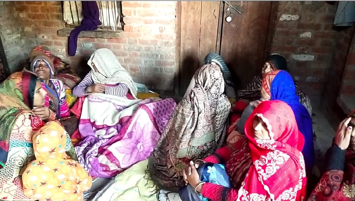 Gangster along with his brother killed youth in Etawah, police recovered half burnt dead body