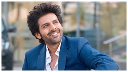 Kartik Aaryan Shares a video of massive crowd cheers for him in USA says pardes me desh wali feeling