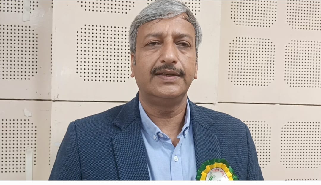 Agriculture: Director Brijesh Singh said - Research is being done on the disease in potato crop