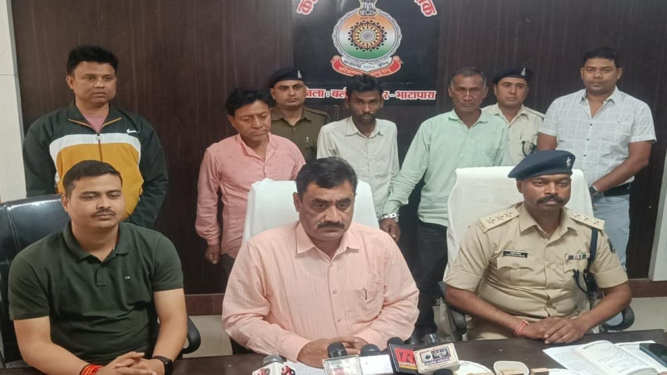 Cheating case in Mahindra tractor showroom