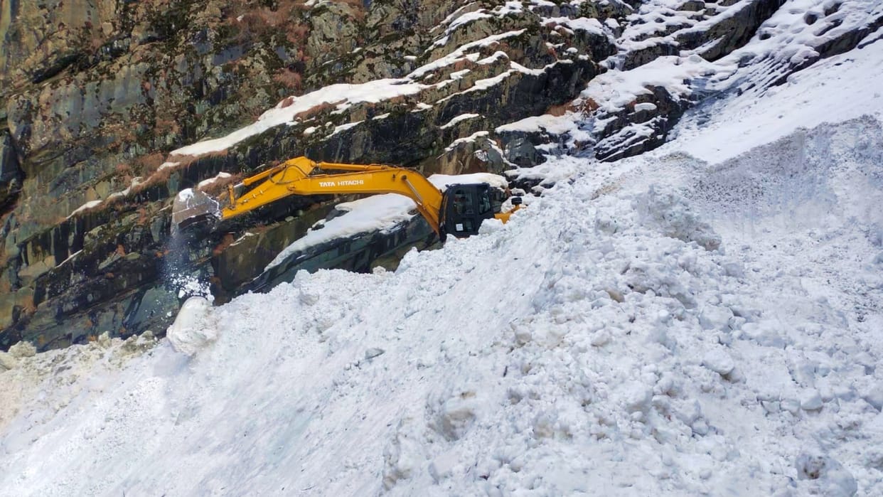 Manali Leh Road restored upto Darcha by border road organisation