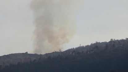 पुंछ: घुसपैठ के लिए पाकिस्तान ने फिर लगाई आग, नियंत्रण रेखा पार कर बारूदी सुरंगों तक पहुंची आंच Poonch: Pojk fire for infiltration crossed loc and reached landmines