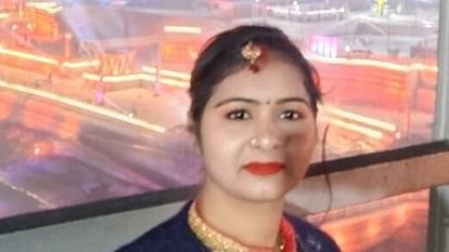 Varanasi accident: ट्रैक्टर की चपेट में आने से बाइक सवार विवाहिता की मौत, बाल-बाल बचे पति और बच्चा मृतका रूबी उर्फ तरुण जायसवाल