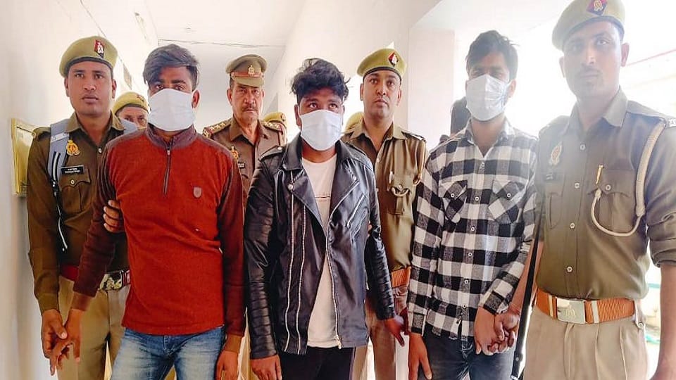 Two robberies in 24 hours in Kasganj Police disclosed both incidents three robbers arrested