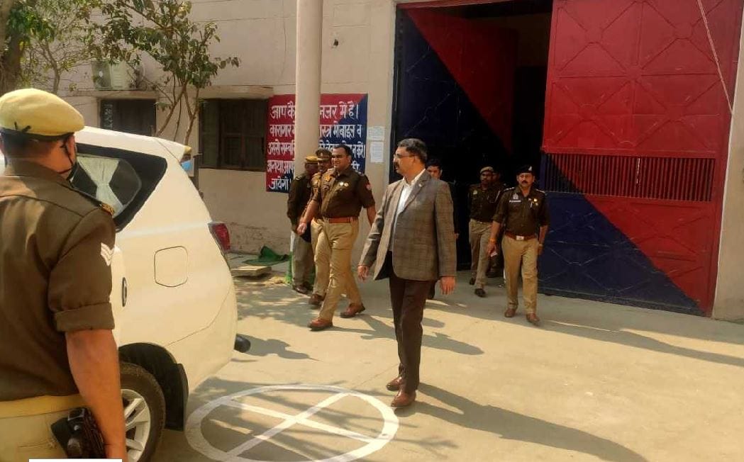 DM and SP anurag arya surprise inspection of azamgarh district jail