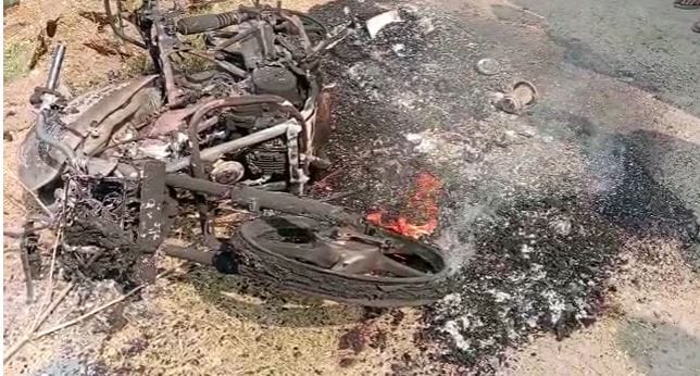 Woman killed in land dispute: son injured in attack, angry people burnt attackers' bike, force on the spot