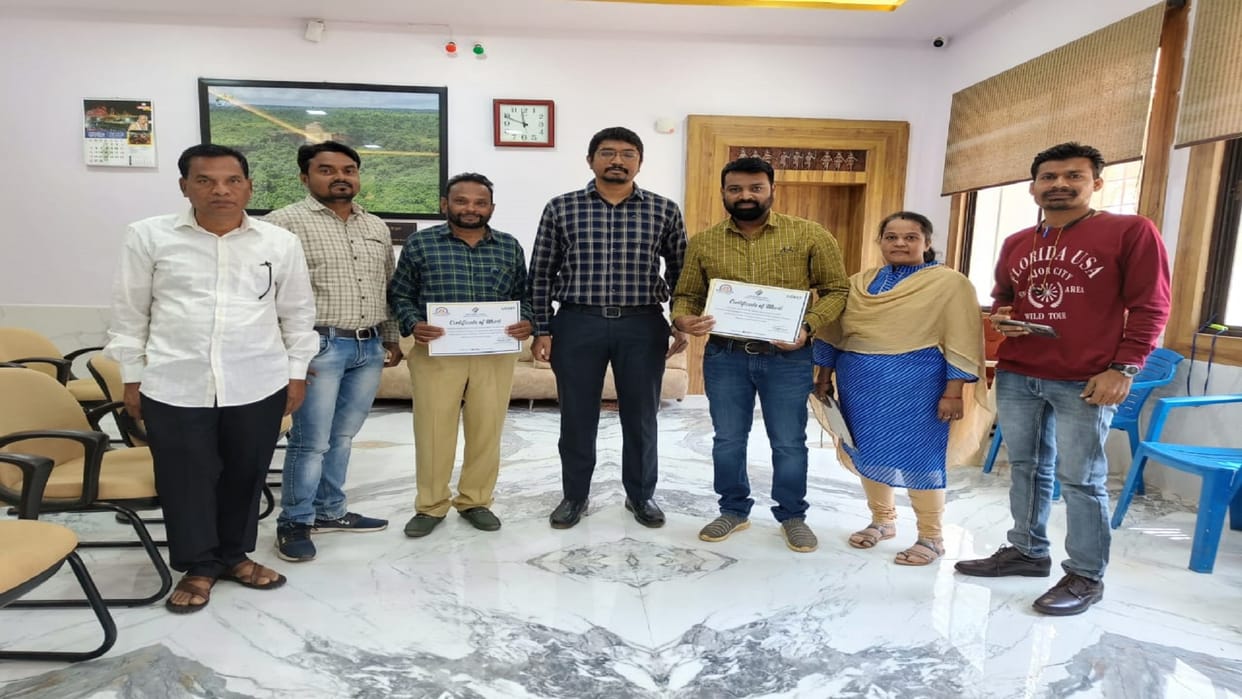 Bastar youth honored in National Awareness Competition
