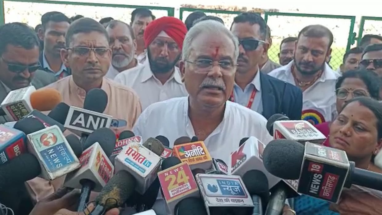cm bhupesh hit back at raman singh on bjp leaders killing in bastar
