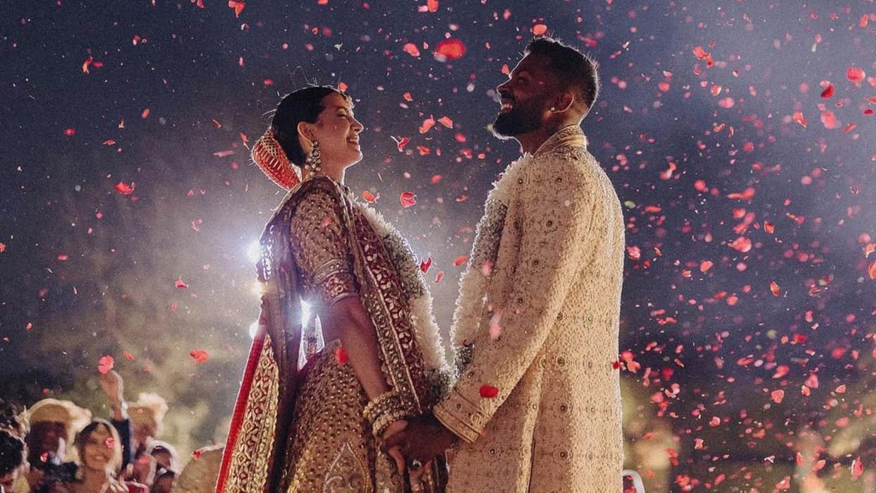 Wedding Fashion tips for groom for buying wedding dress