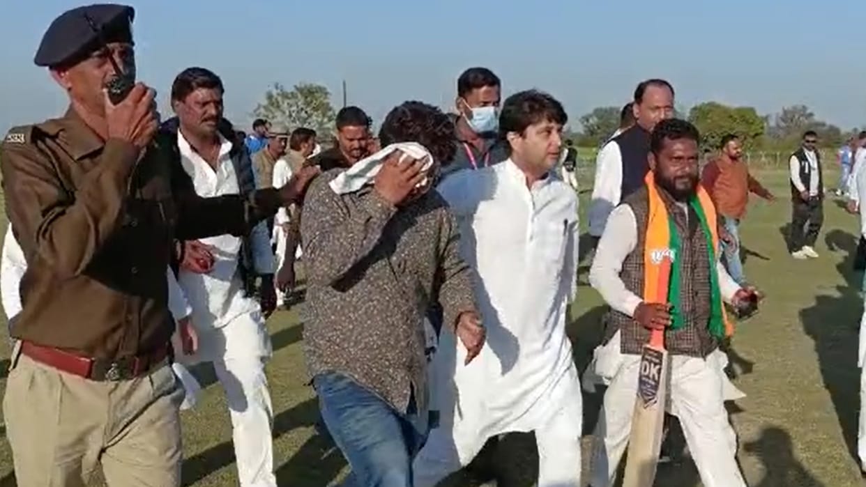 MP News: BJP Mandal Vice President injured by Scindia's batting, had to be hospitalized