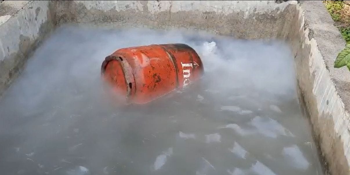 Cylinder fire in primary school, accident happened while changing cap, cook burnt
