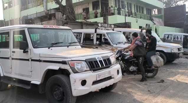 SGST raid on Kesar Pan Masala in Kanpur, two teams of 20 officers reached the factory