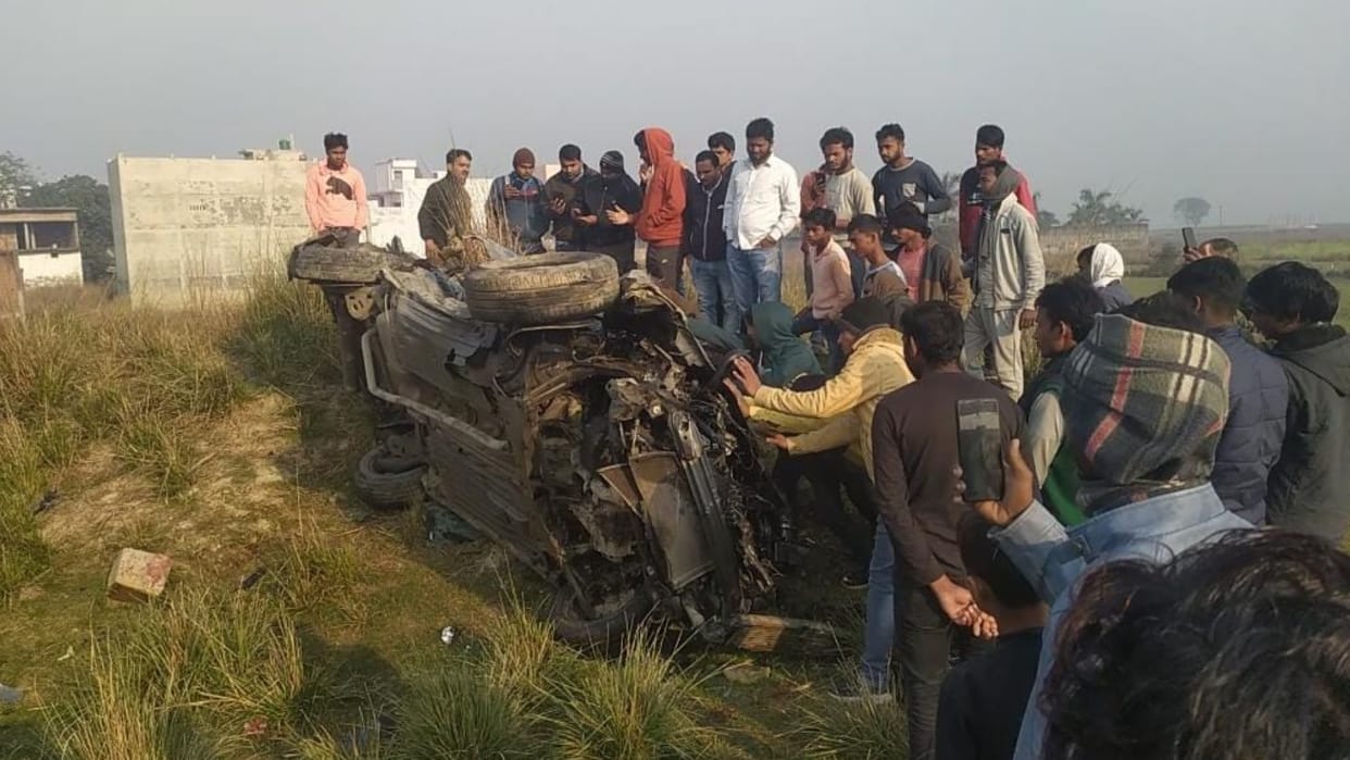 uncontrollable car collided with divider and fell into a ditch 50 meters away driver died