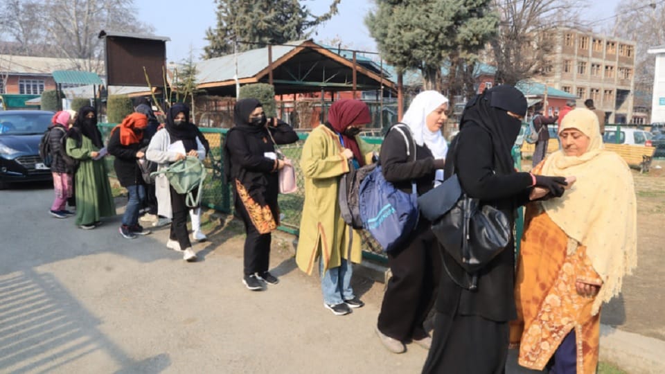 Jammu Kashmir: Colleges open after winter vacation in the Valley