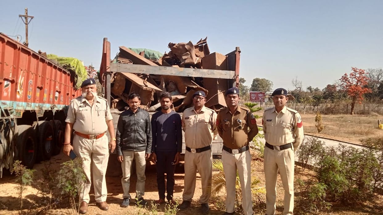 Railway junk worth one crore rupees recovered in Mahasamund