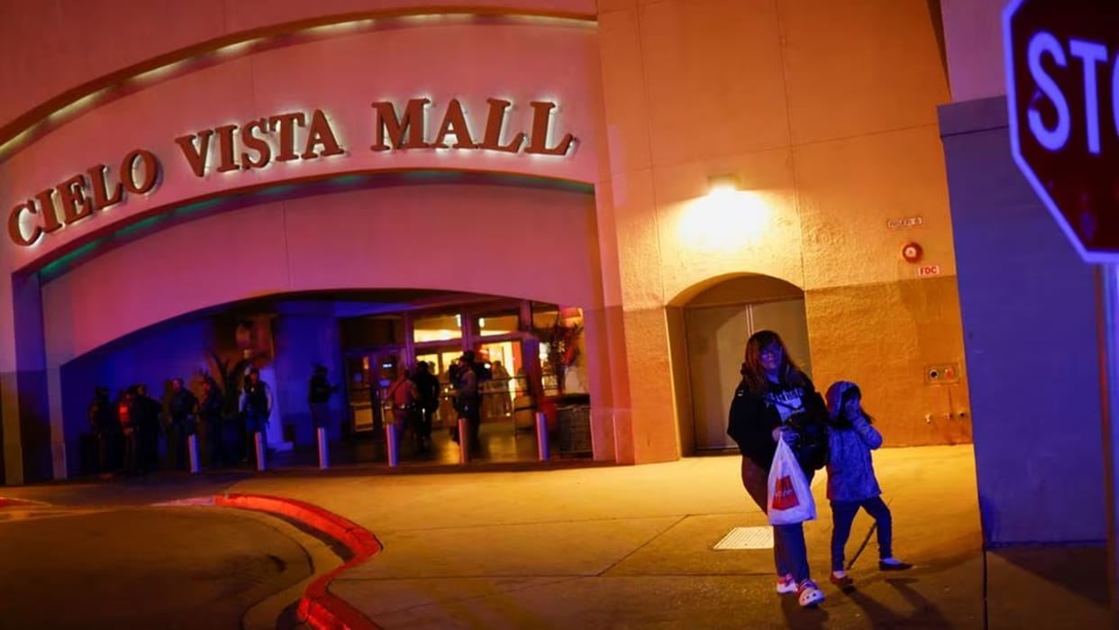 US Shooting in Texas El Paso shopping mall several dead and injured news and updates