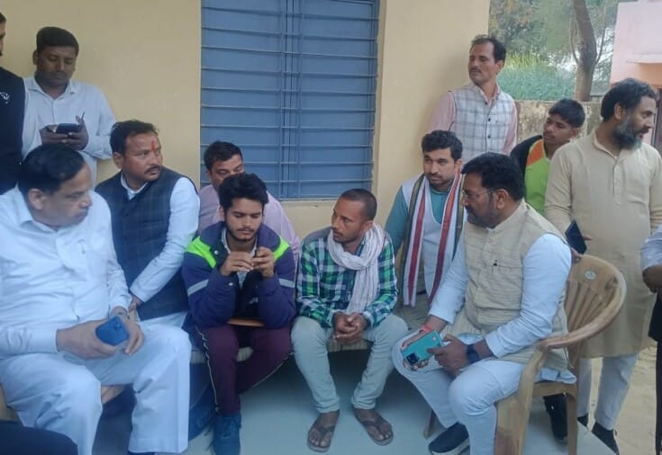 Kanpur Dehat प्रतिनिधि मंडल के साथ मड़ौली पहुंचे प्रदेश कांग्रेस