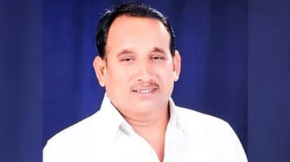 प्रीतम सिंह लोधी सहित 100 लोगों पर केस दर्ज किया गया है।