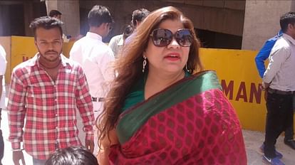 Ramcharitmanas Vivad: सपा नेता रोली तिवारी पार्टी से निष्कासित, स्वामी प्रसाद मौर्य के बयान का किया था विरोध रोली तिवारी मिश्रा