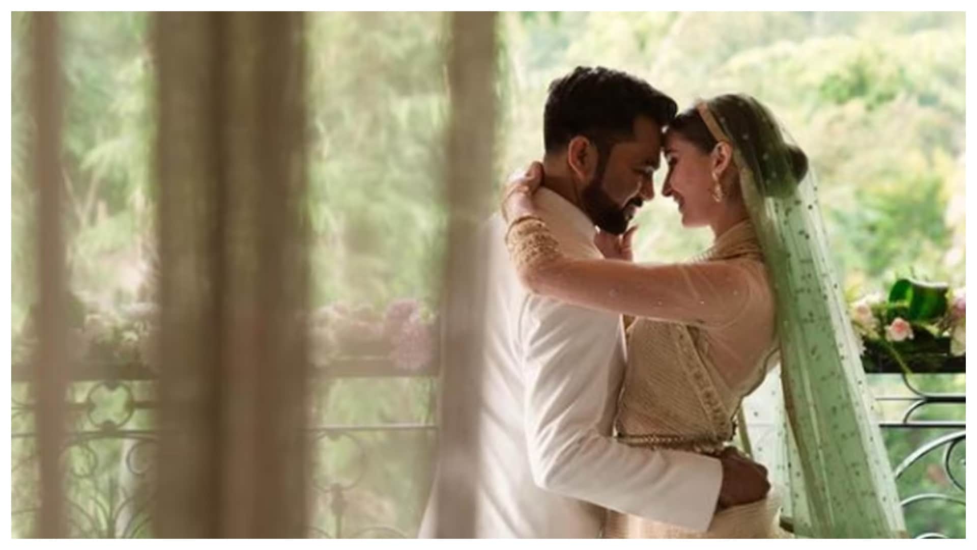 These Bollywood Celebs Got Married Secretly to See Photo of Couple on Social Media