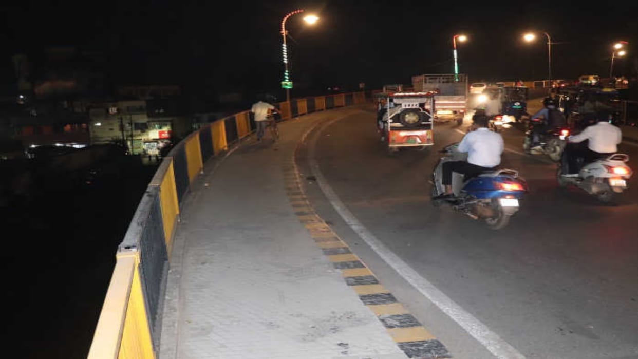 Another overbridge will be built parallel to Gorakhnath overbridge