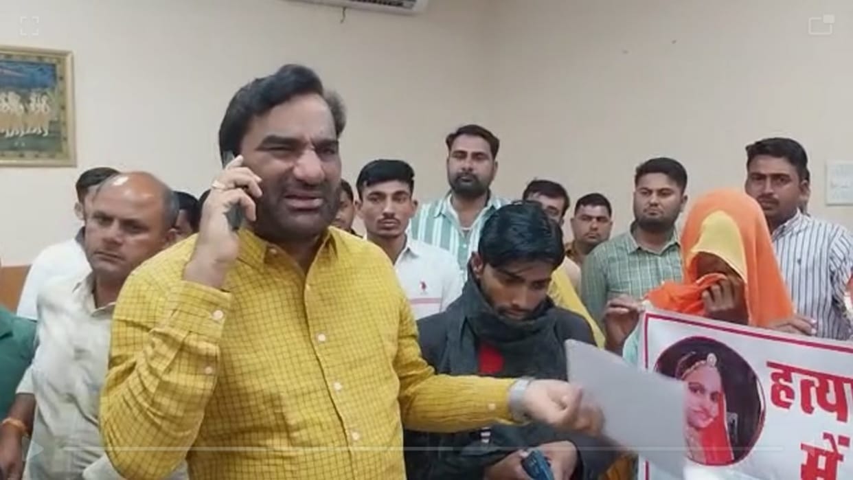 Hanuman Beniwal taunted that people of his own caste are sitting for justice in home district of CM Gehlot