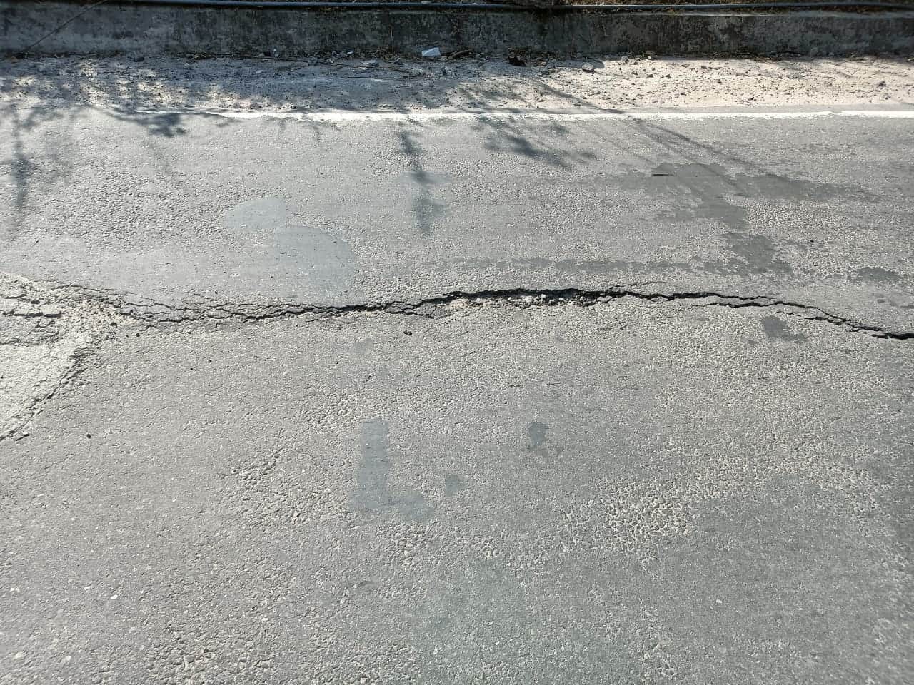 Joshimath Landslide cracks seen on Badrinath Highway in Zero band Now