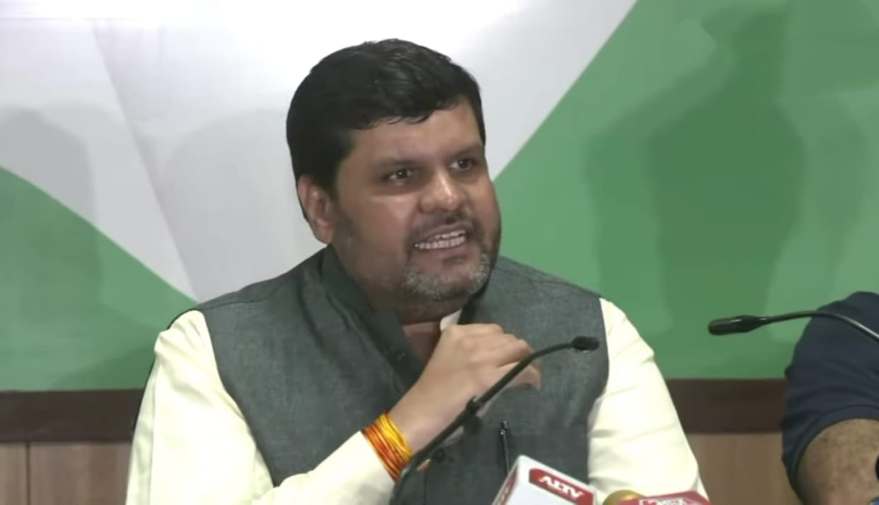 Politics: Aicc spokesman gaurav vallabh said- Modi Govt Benifited Adani Group, Demand for JPC Inquiry