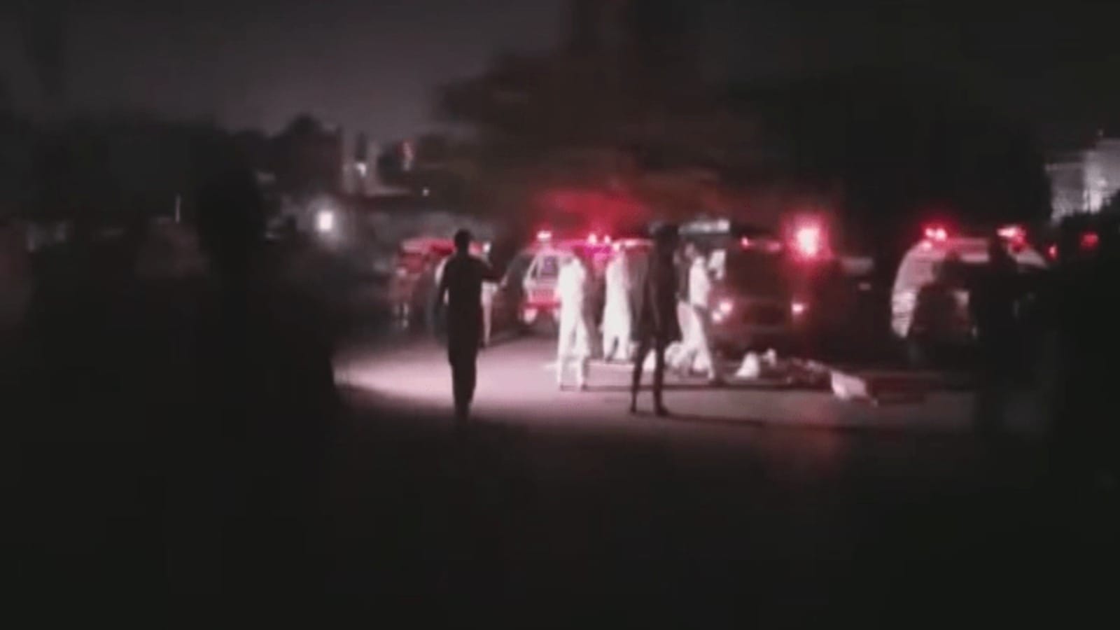 Attack in Karachi terrorists enter police headquarters action of Pak Rangers continues UPDATES IN HINDI