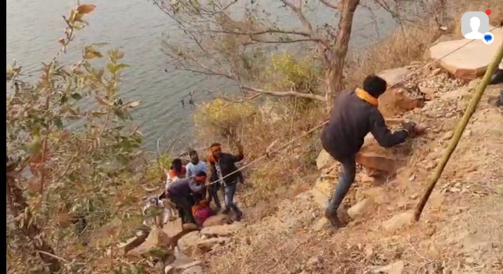 Bihar: Pickup overturned in Rohtas, many dead including female devotees, one and a half dozen injured